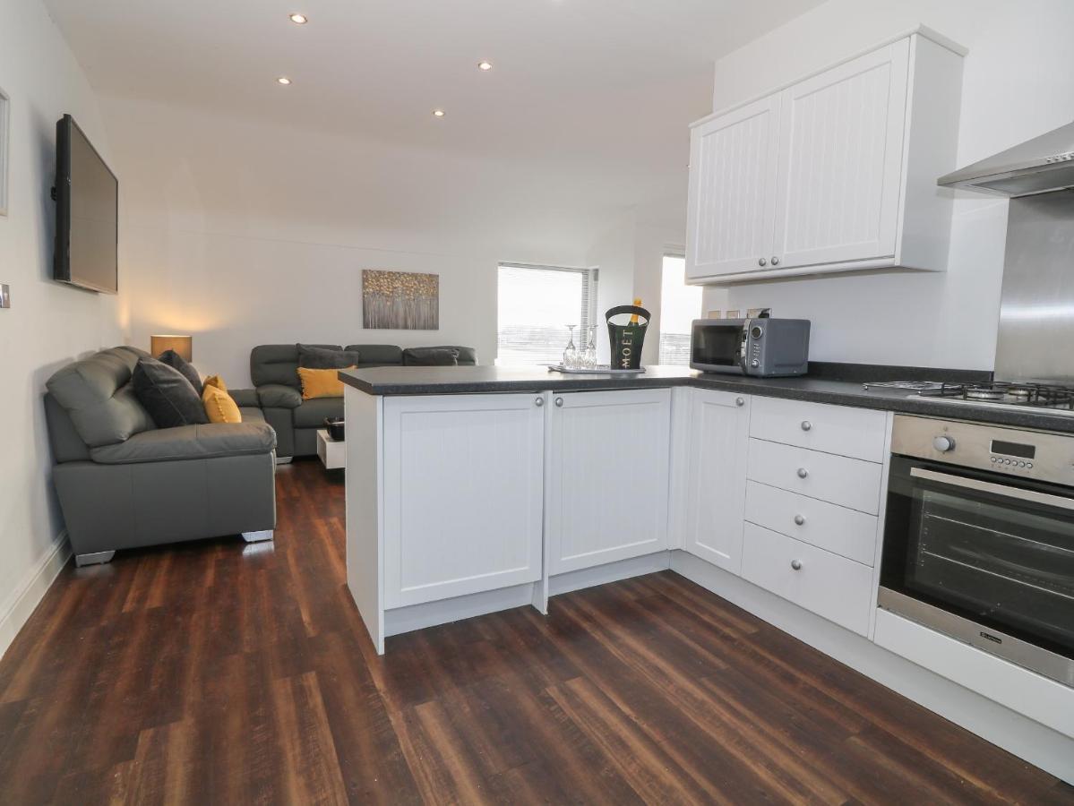 8 Marina View Villa Pwllheli Exterior photo